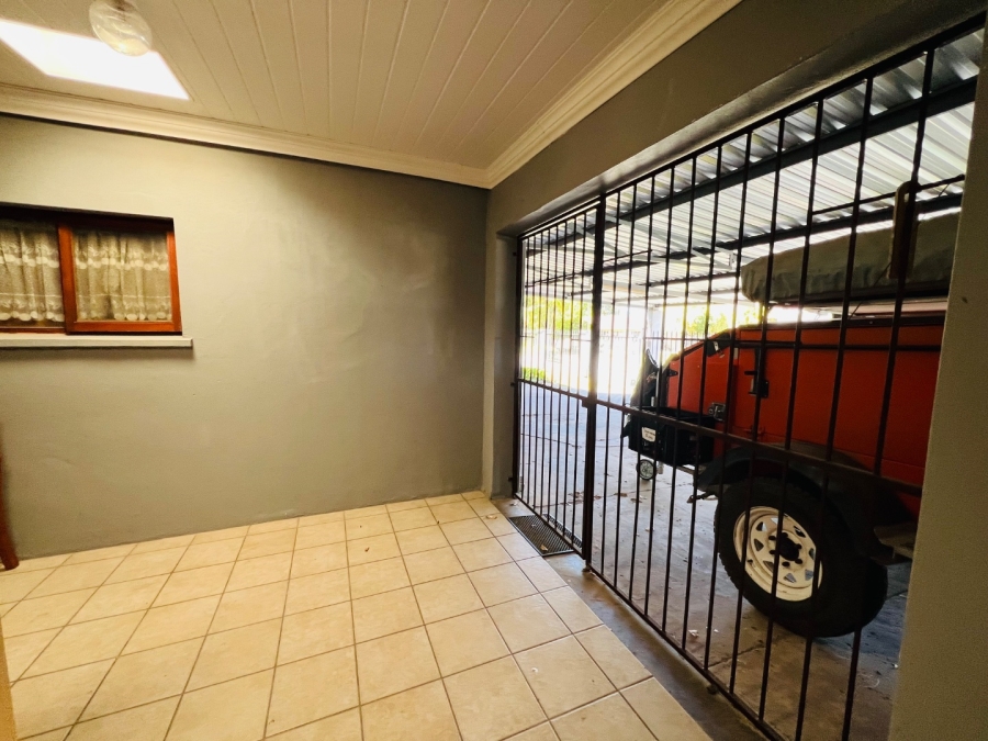 3 Bedroom Property for Sale in Loerie Park Western Cape